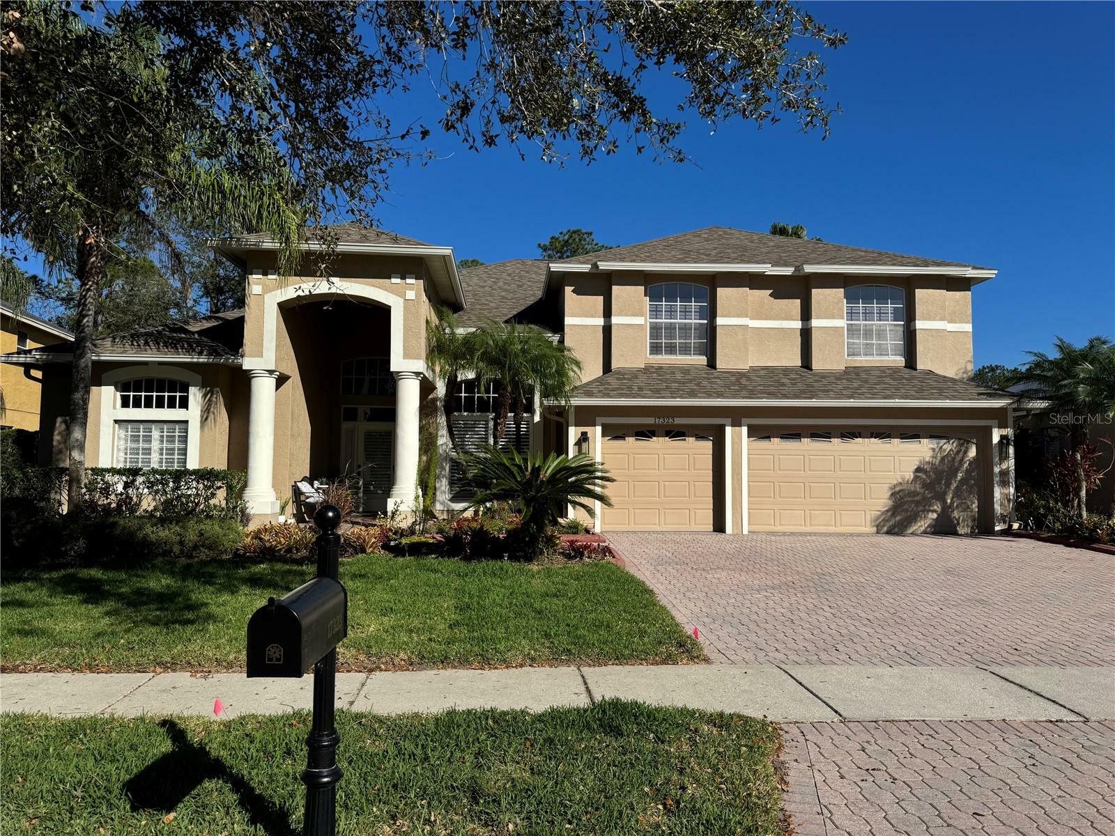 Property Photo:  17323 Emerald Chase Drive  FL 33647 