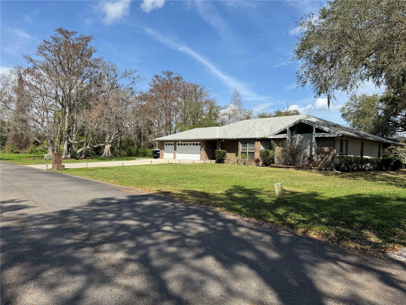 Property Photo:  3285 Majestic Oak Drive  FL 34771 