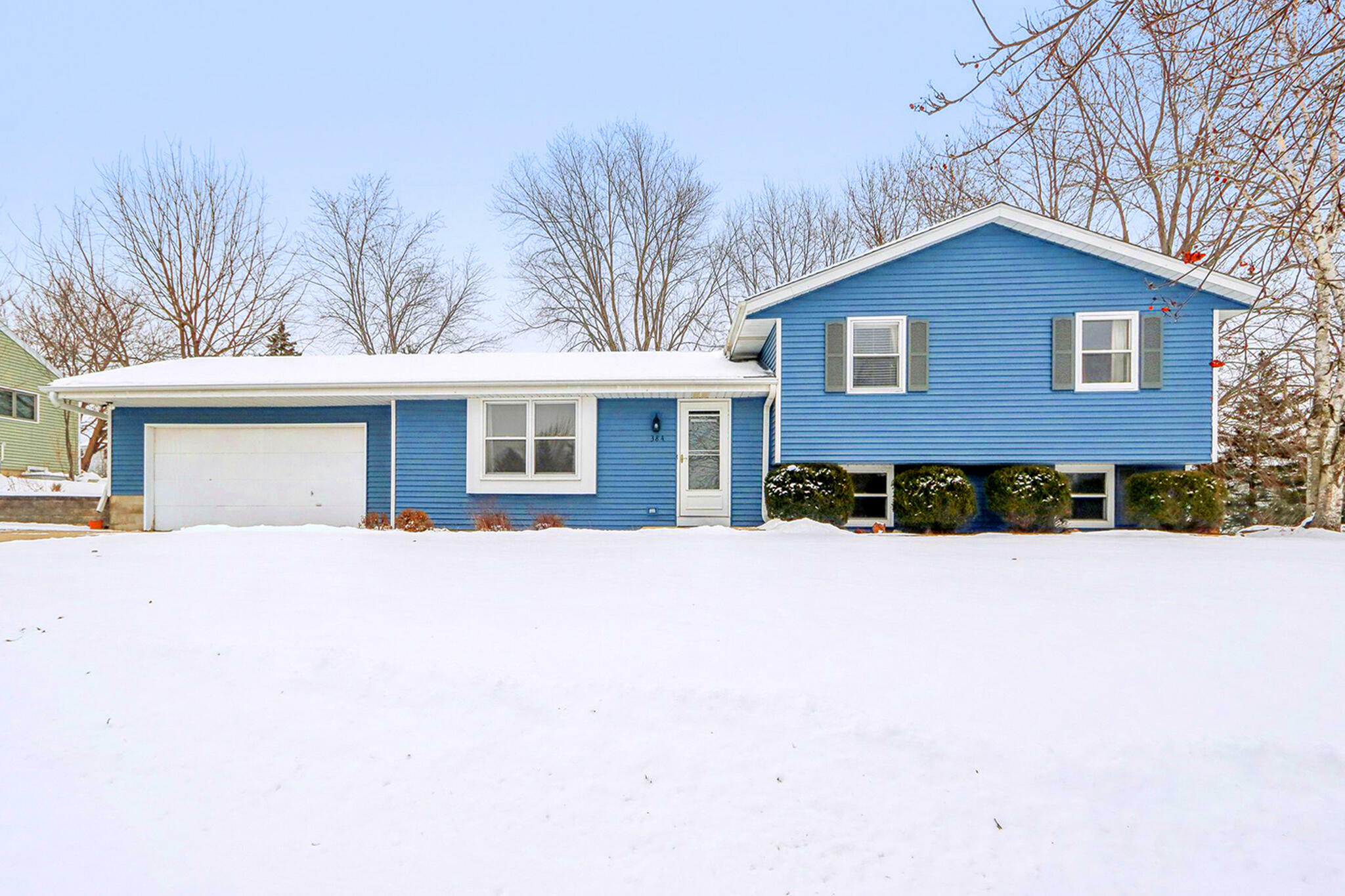 384 Stone Ct  Pewaukee WI 53072 photo