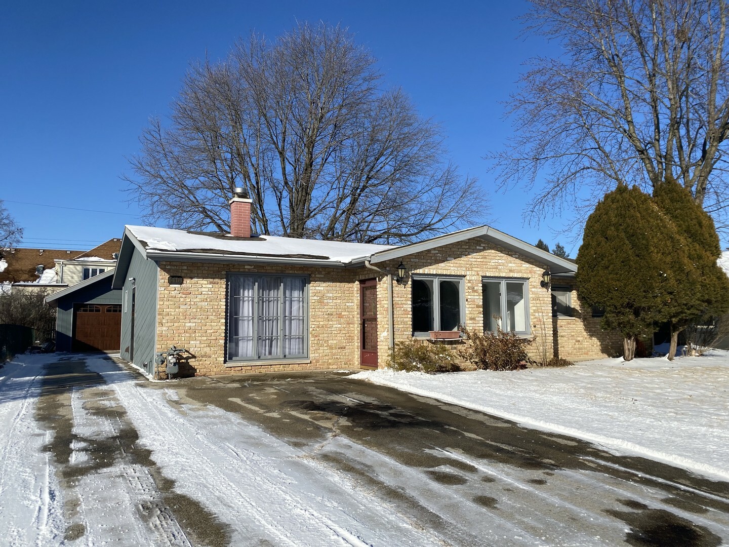 Property Photo:  1418 Sequoia Lane  IL 60561 