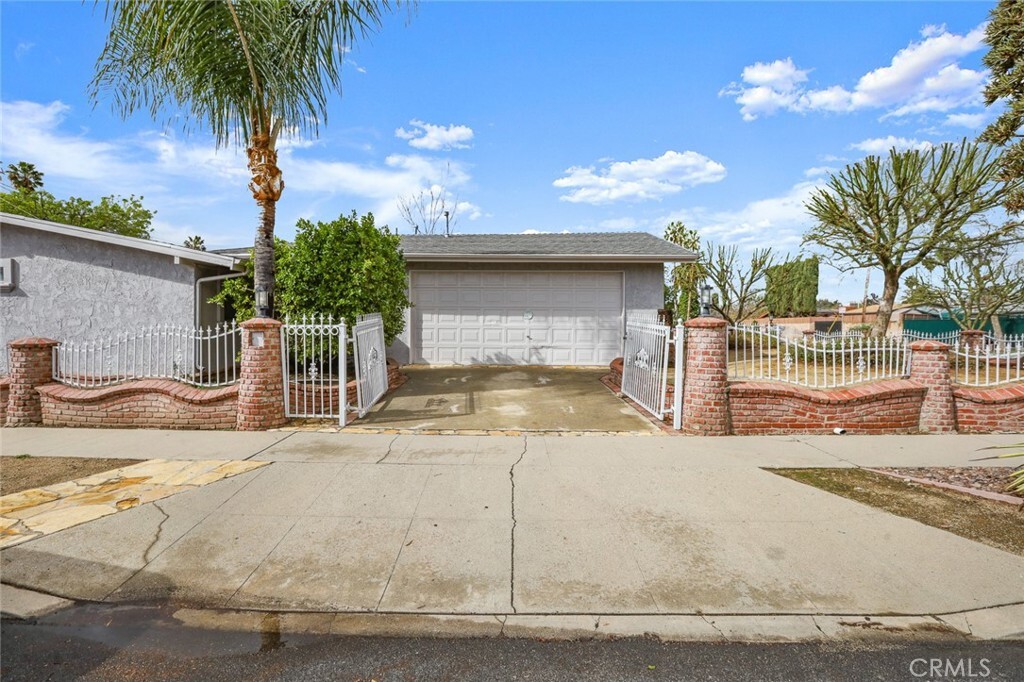 Property Photo: 19330 Lanark Street CA 91335