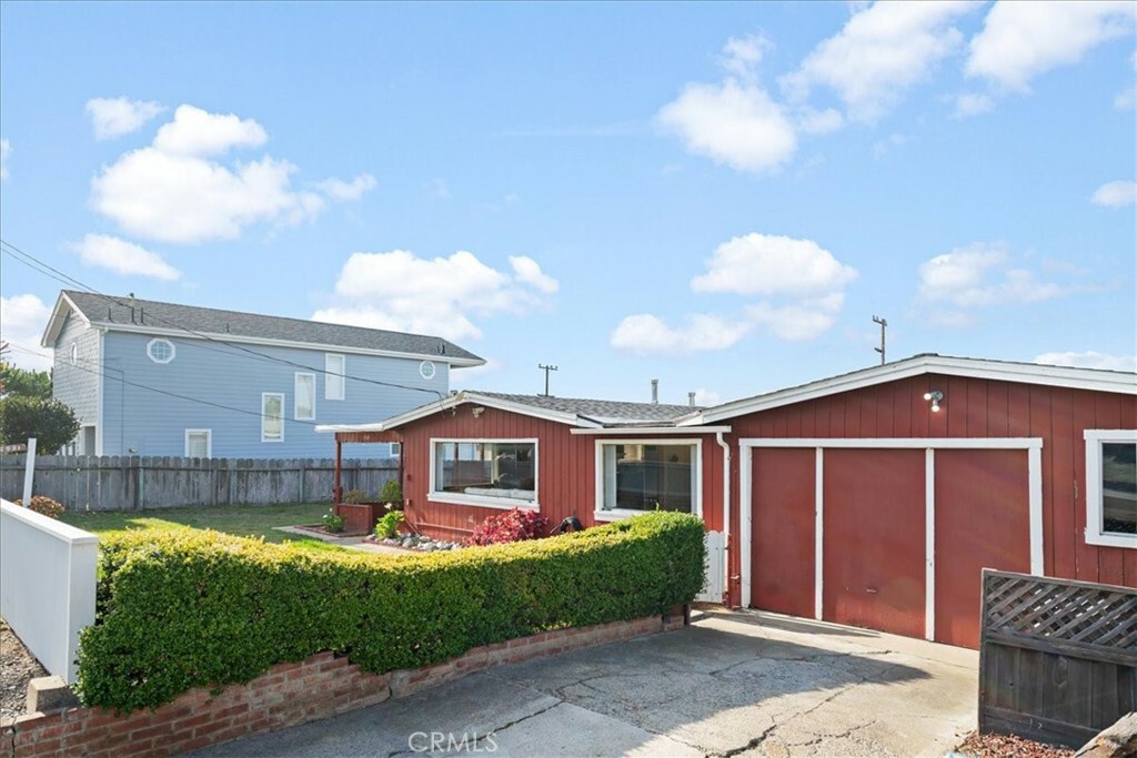 Property Photo:  2931 Hemlock Avenue  CA 93442 