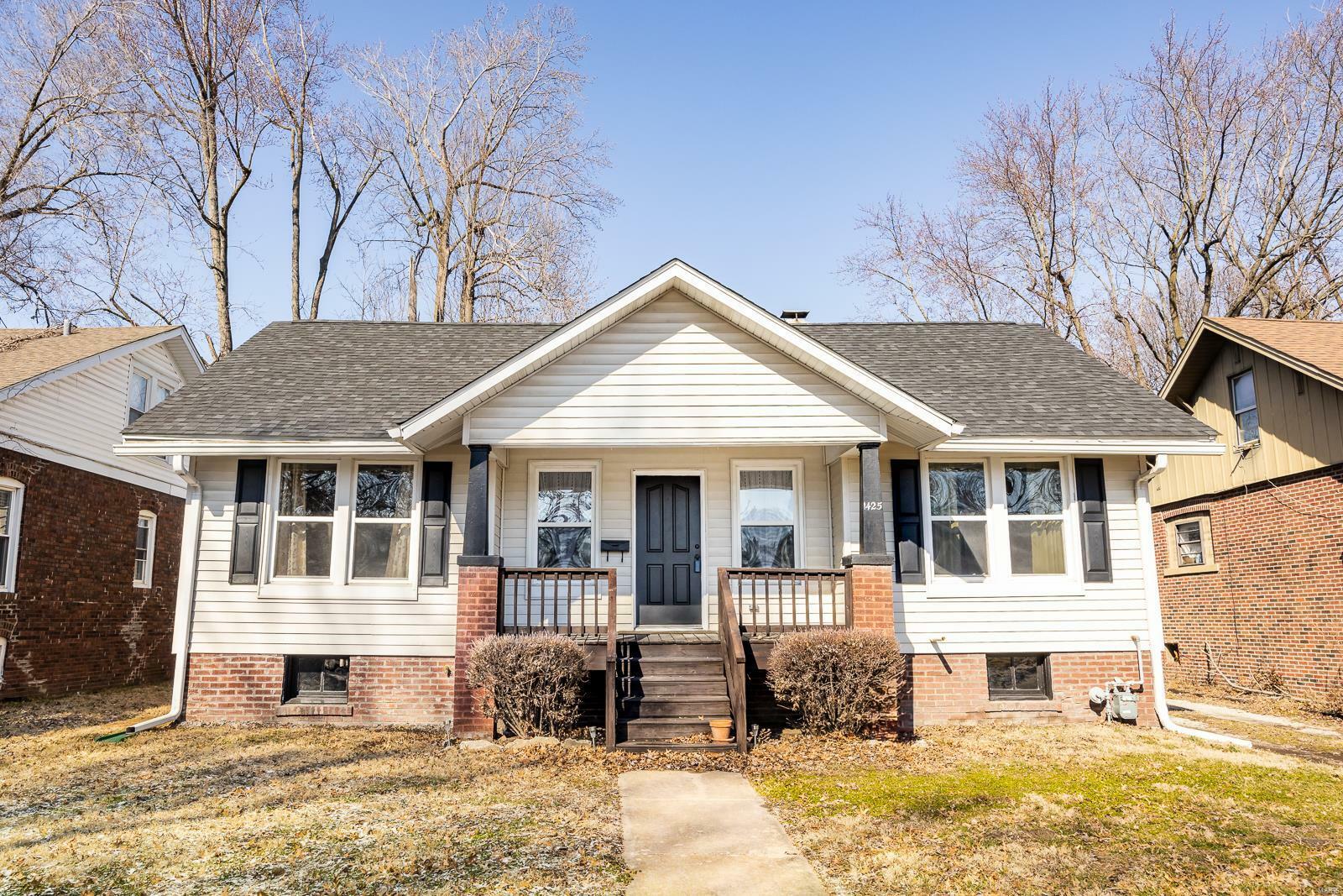 Property Photo:  1425 Lebanon Avenue  IL 62221 