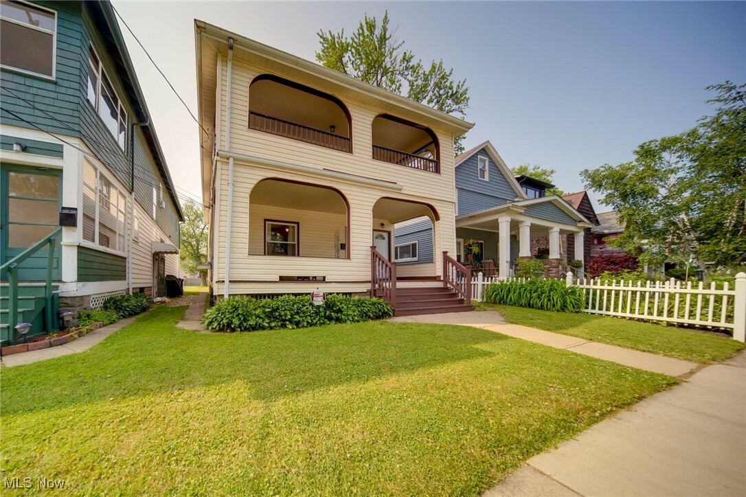 Property Photo:  1662 Walnut Boulevard  OH 44004 