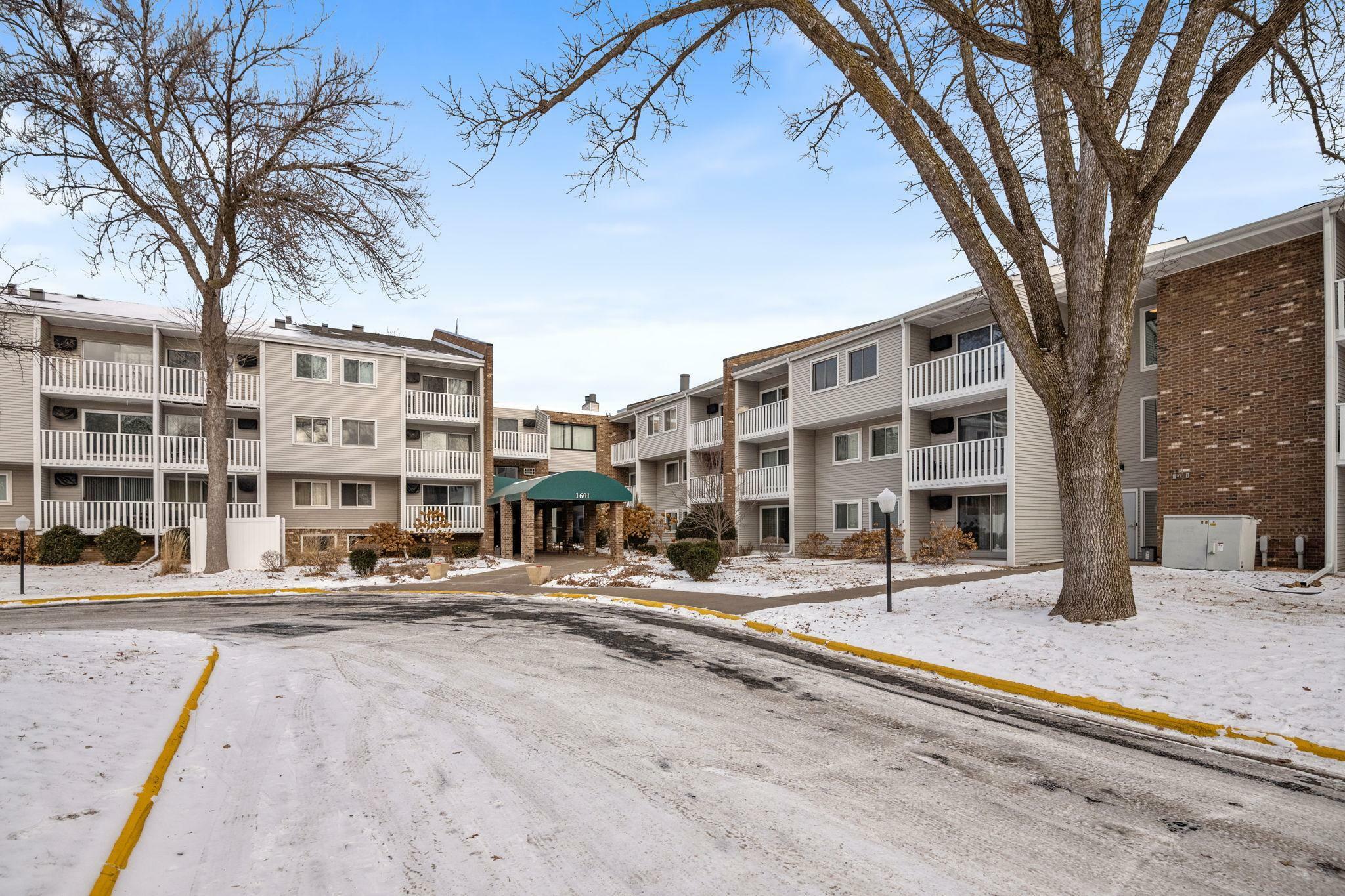 Property Photo:  1601 N Innsbruck Drive 301ne  MN 55432 