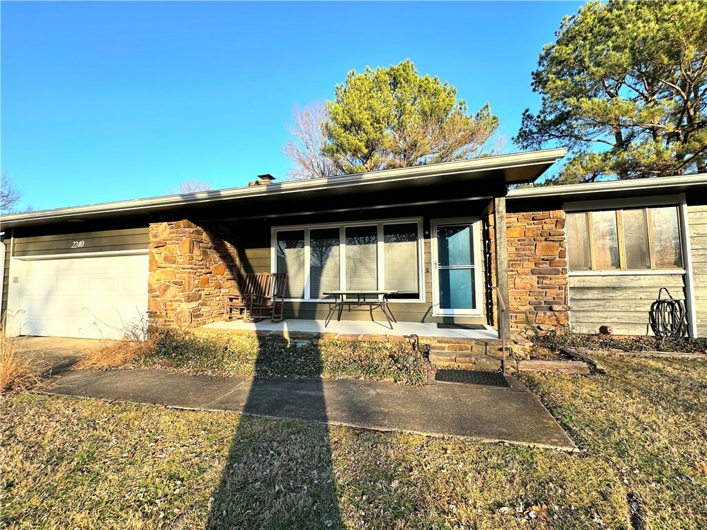 Property Photo:  2240 S Clover Drive  AR 72701 