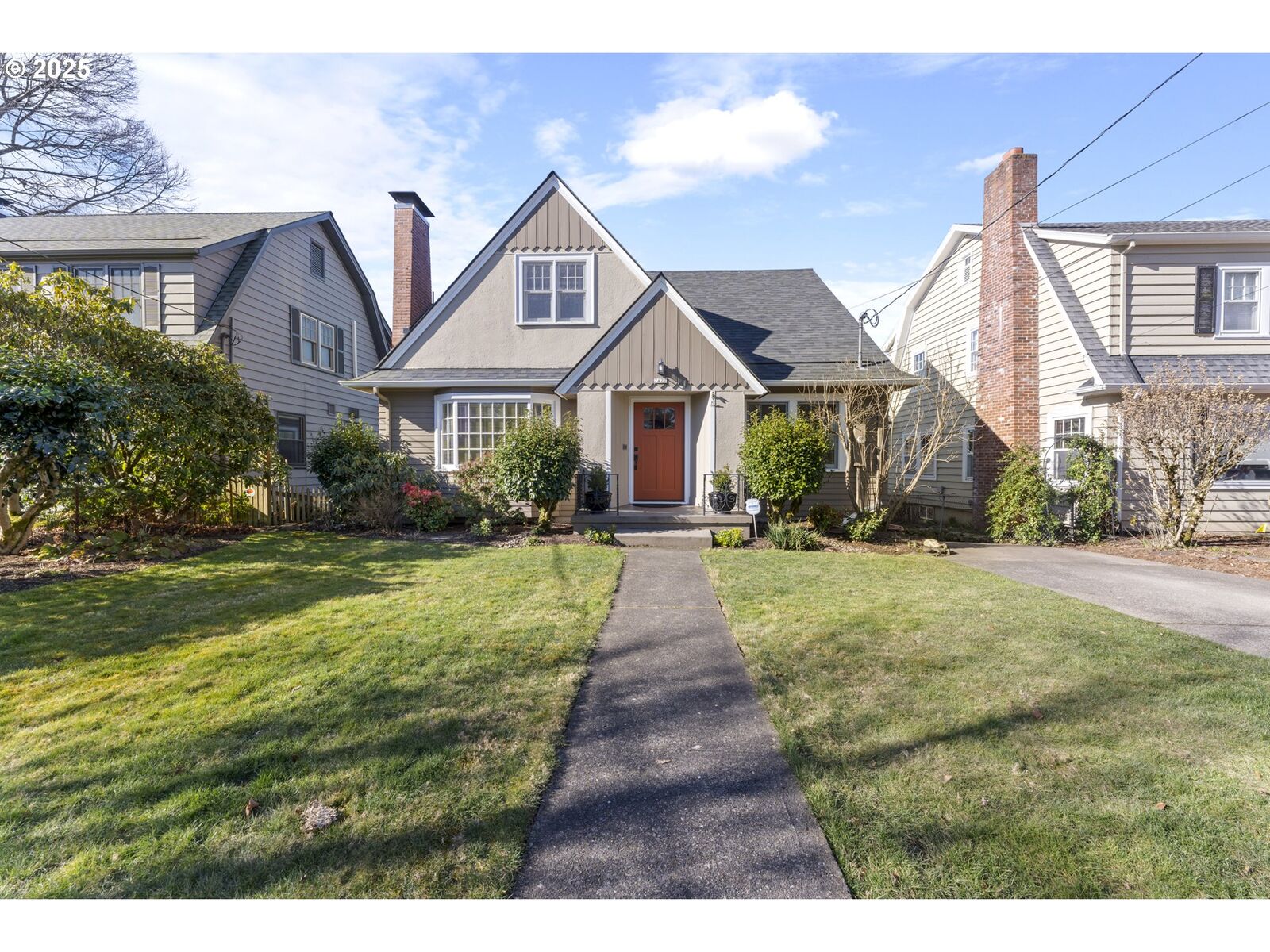 Property Photo:  7427 SE 29th Ave  OR 97202 