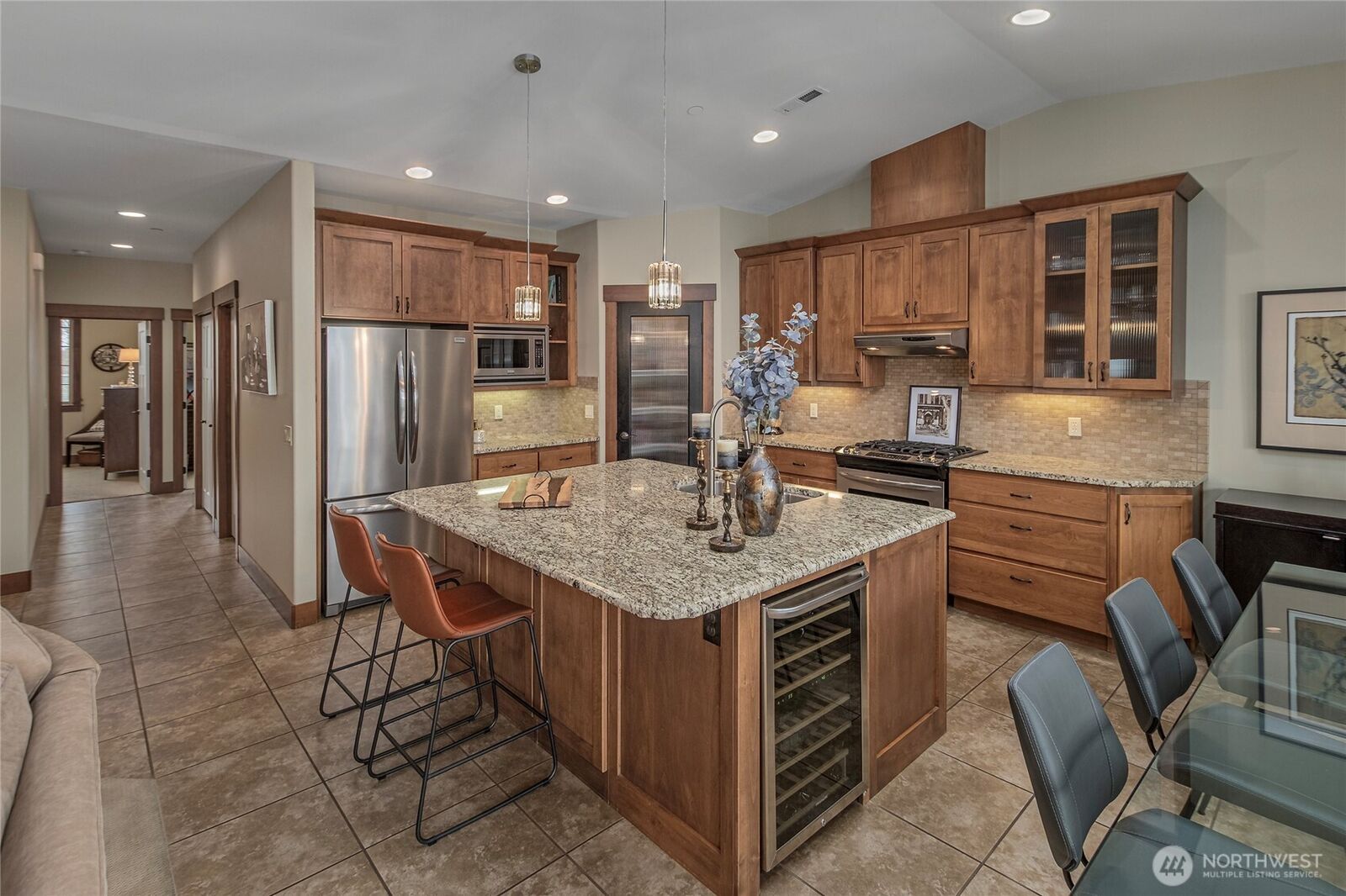 Property Photo:  1051 N Baker Avenue B-202  WA 98802 
