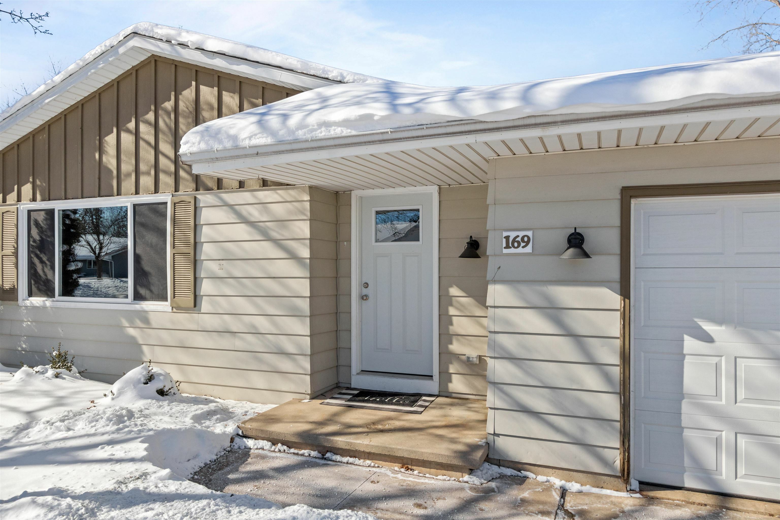 Property Photo:  169 Northbreeze Drive  WI 54911-1224 