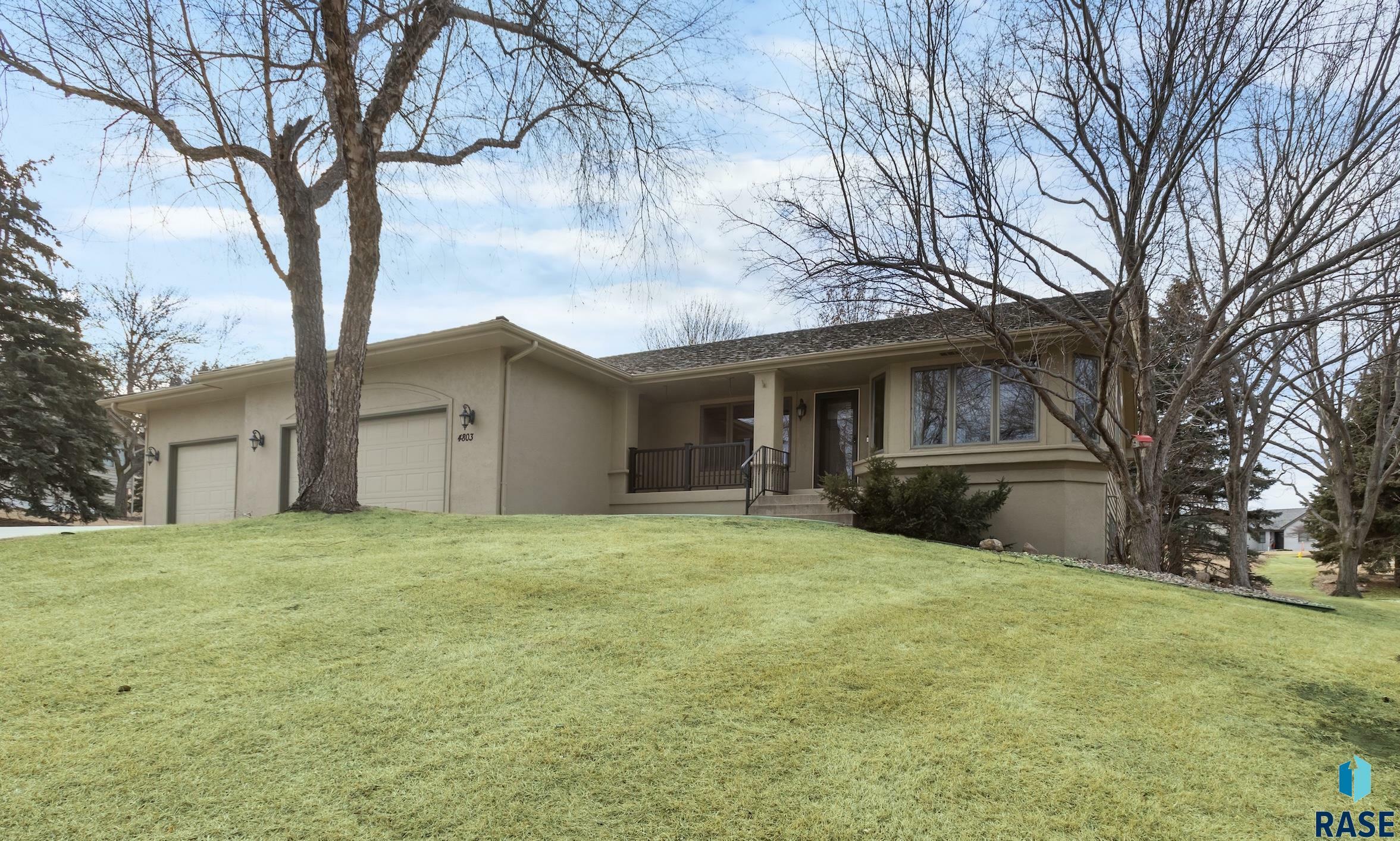 Property Photo:  4803 S Caraway Dr  SD 57108-2818 