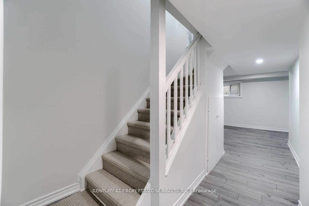 Photo de la propriété: 3175 Kirwin Avenue 39 ON L5A 3M4