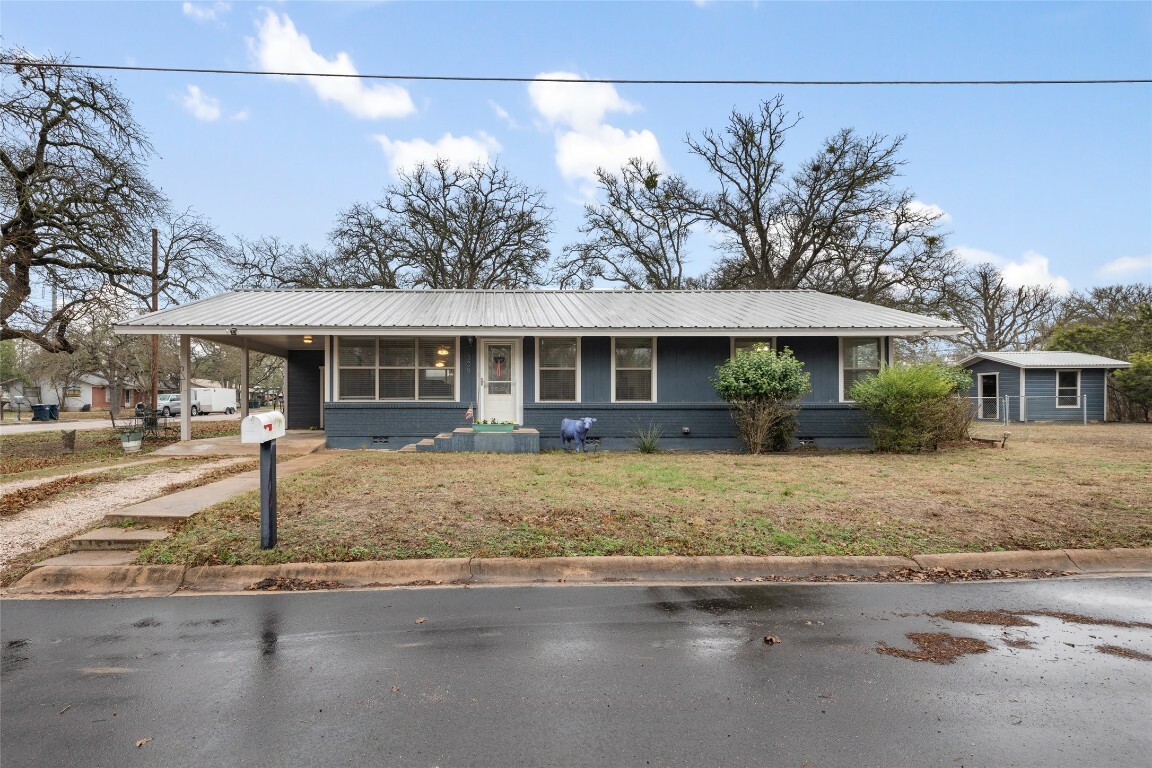 308 6th Street  Burnet TX 78611 photo