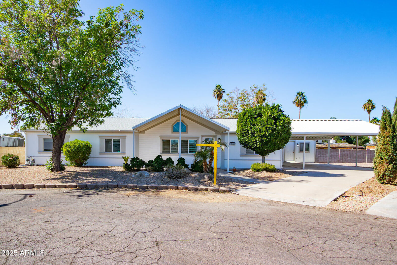 Property Photo: 15618 N 68th Drive AZ 85382