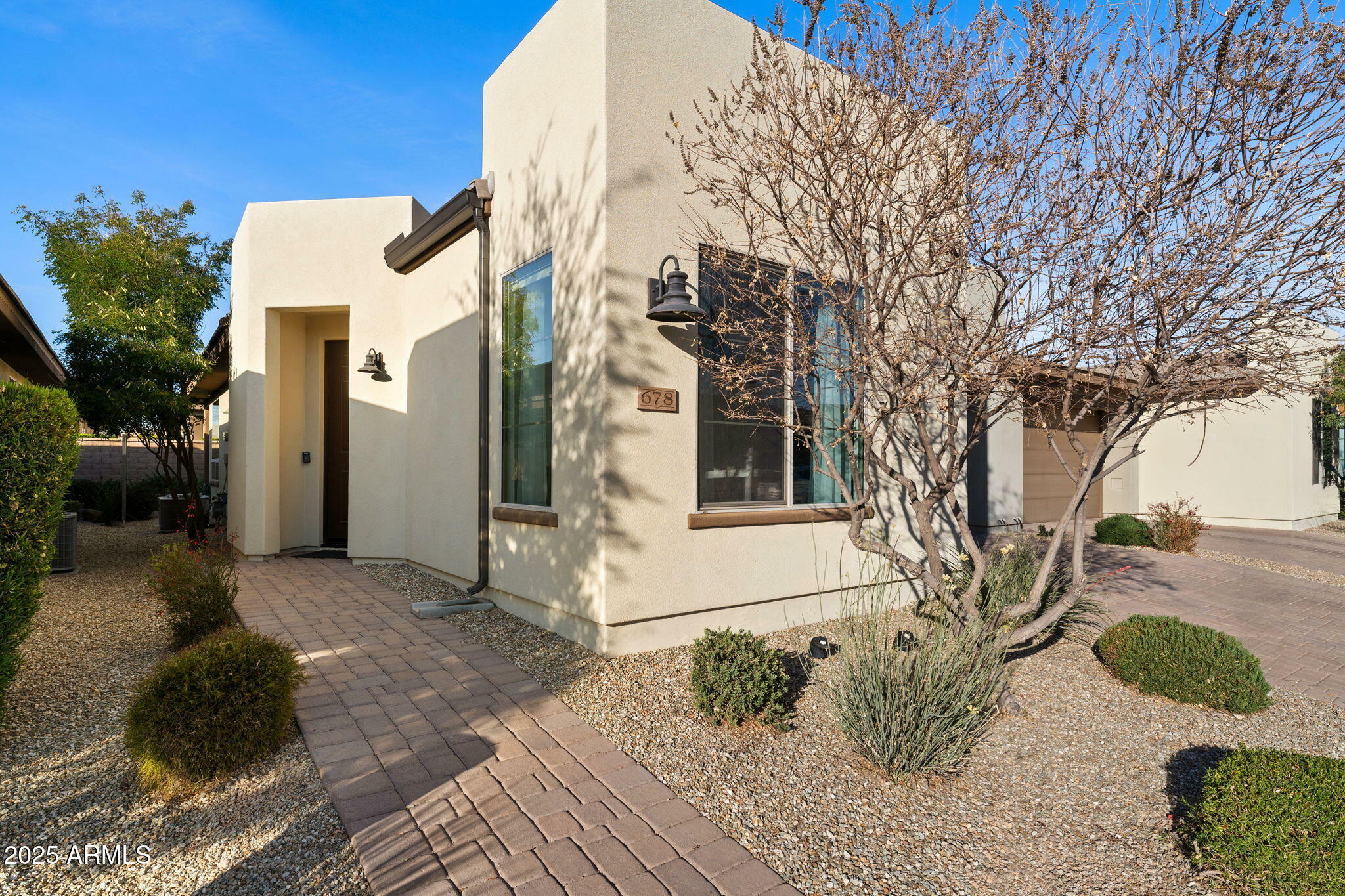 Property Photo:  678 E Cobble Stone Drive  AZ 85140 