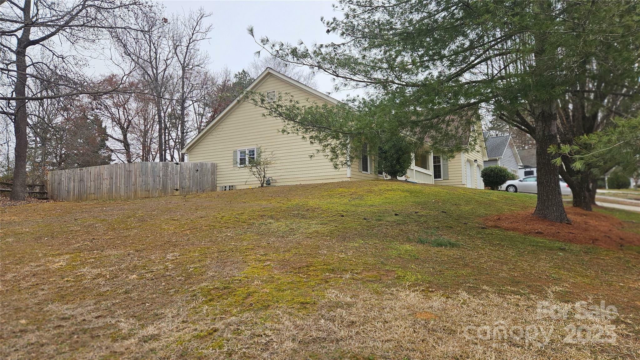 Property Photo:  9901 Fairlea Drive  NC 28269 