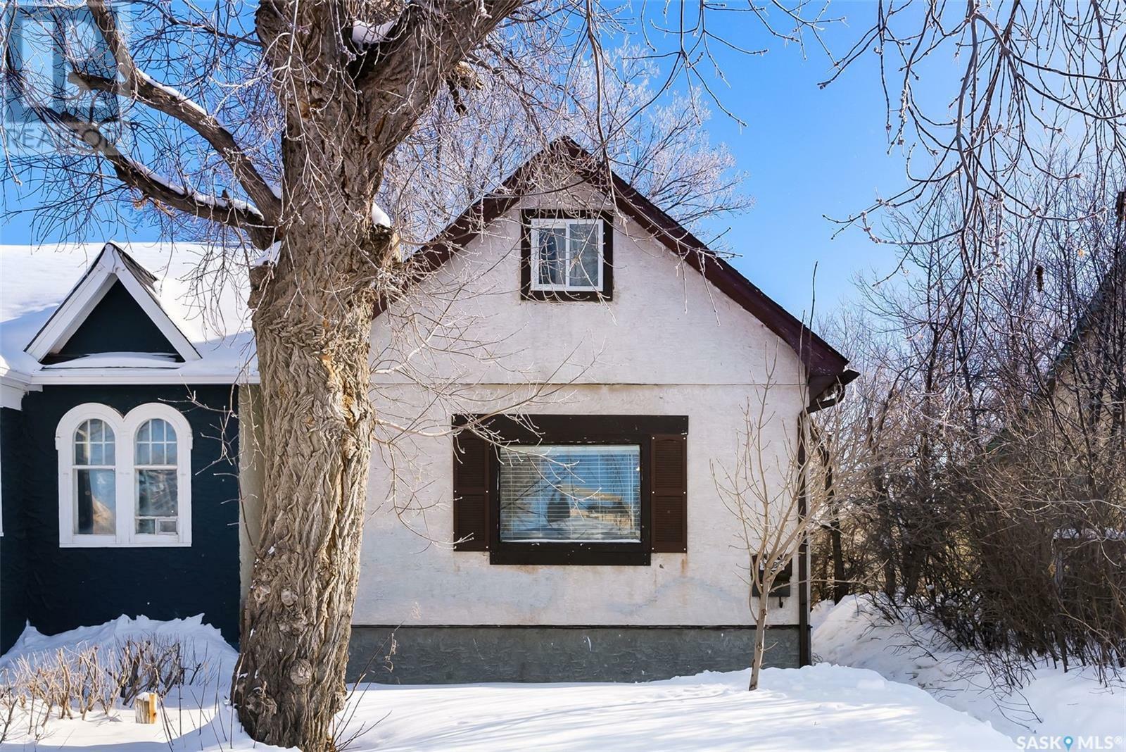 Property Photo:  2105 Broder Street  SK S4N 3S5 