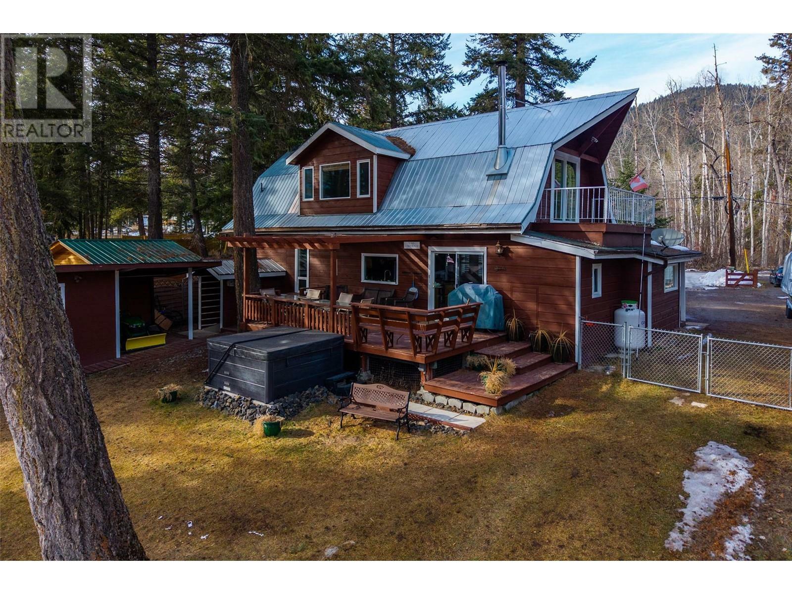 Property Photo: 2292 Ojibway Road BC V2H 1P1