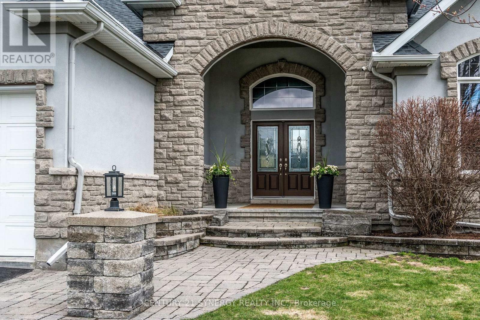 Photo de la propriété: 50 Frances Colbert Avenue ON K0A 1L0