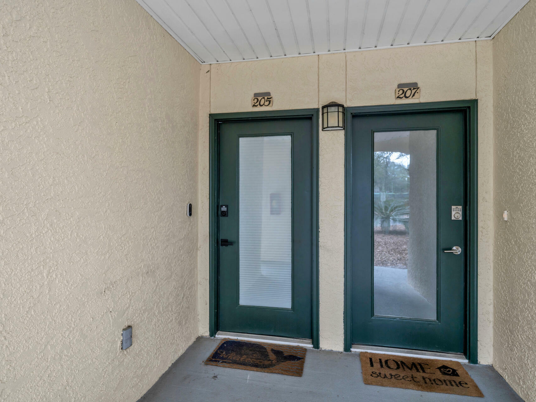 Property Photo:  205 Westlake Court 205  FL 32578 