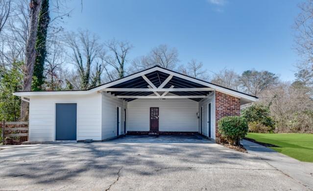 Property Photo: 355 Ridgeview Trail GA 30328