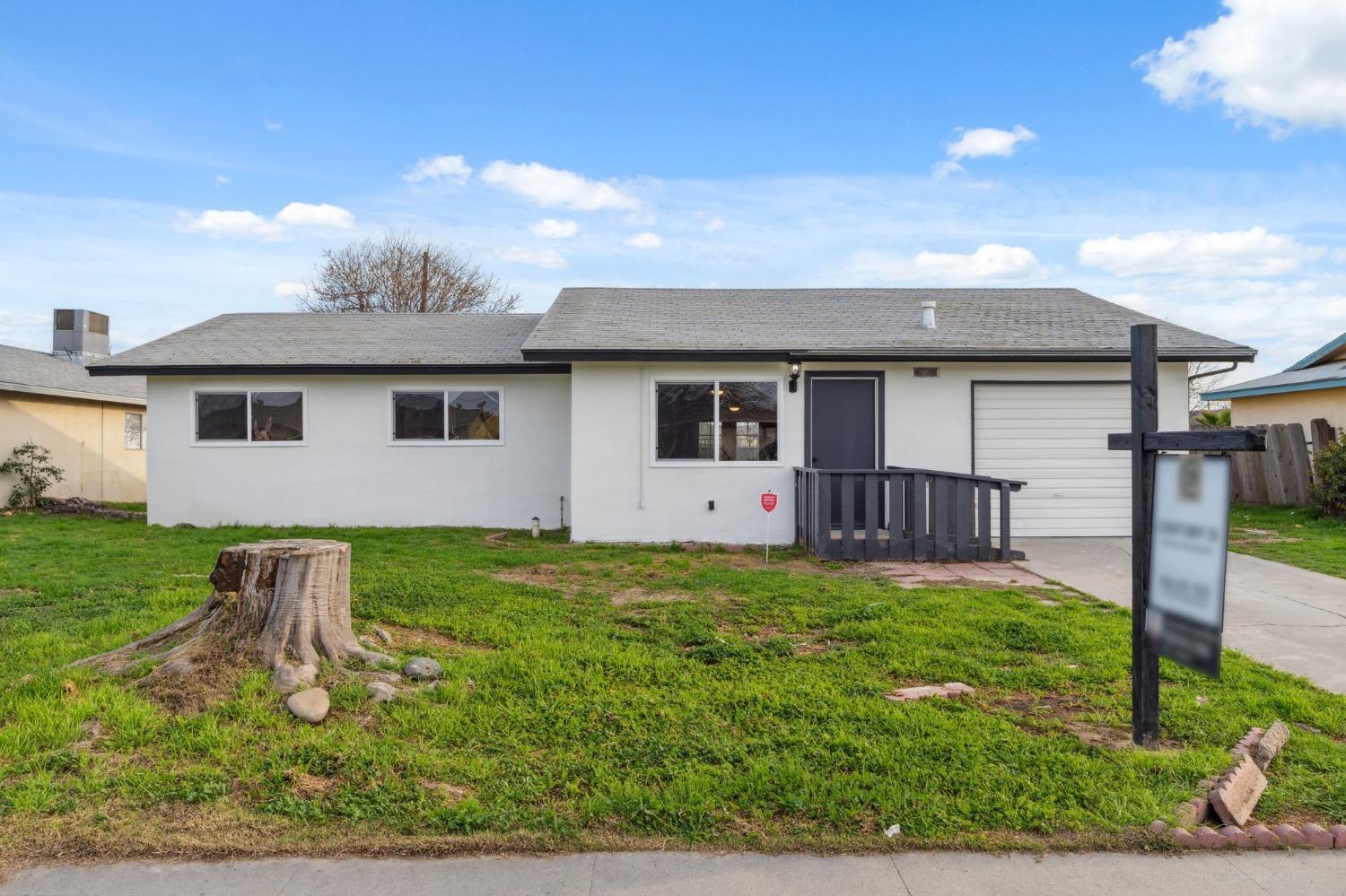 Property Photo: 14177 Park St CA 93202