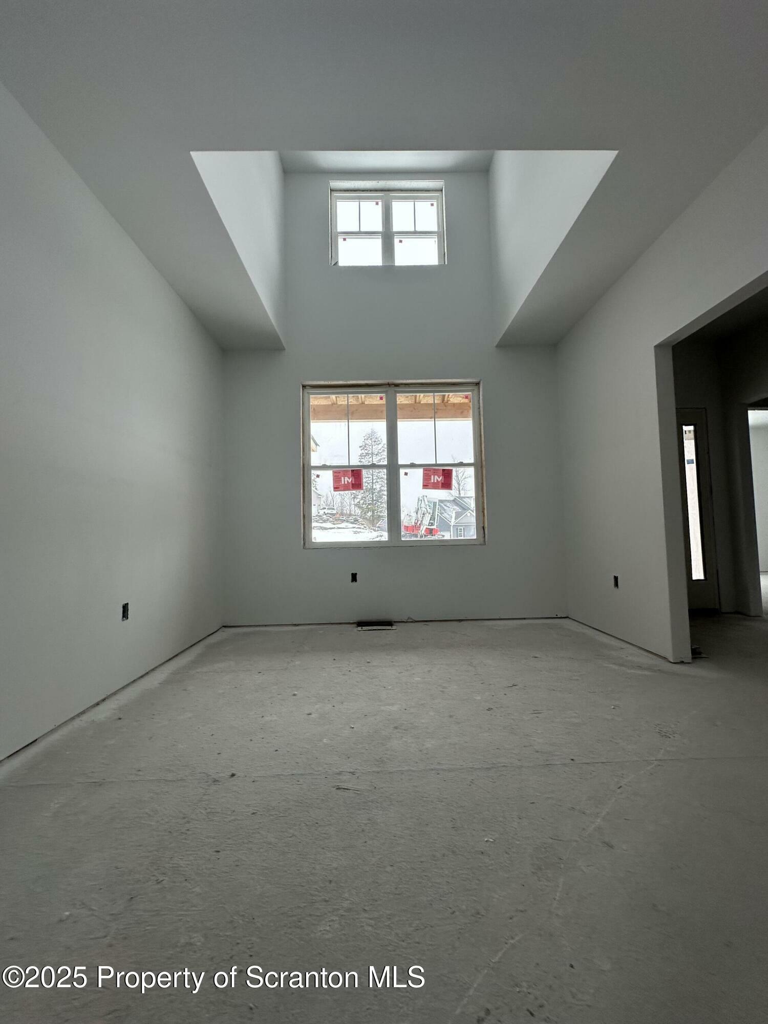 Property Photo:  710 Pin Oak Place  PA 18444 