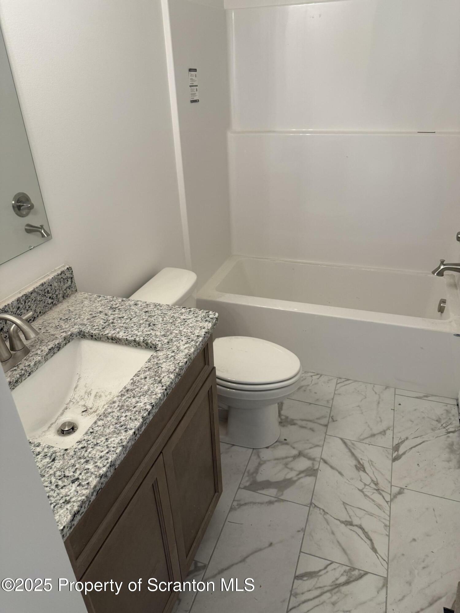 Property Photo: 708 Pin Oak Place PA 18444