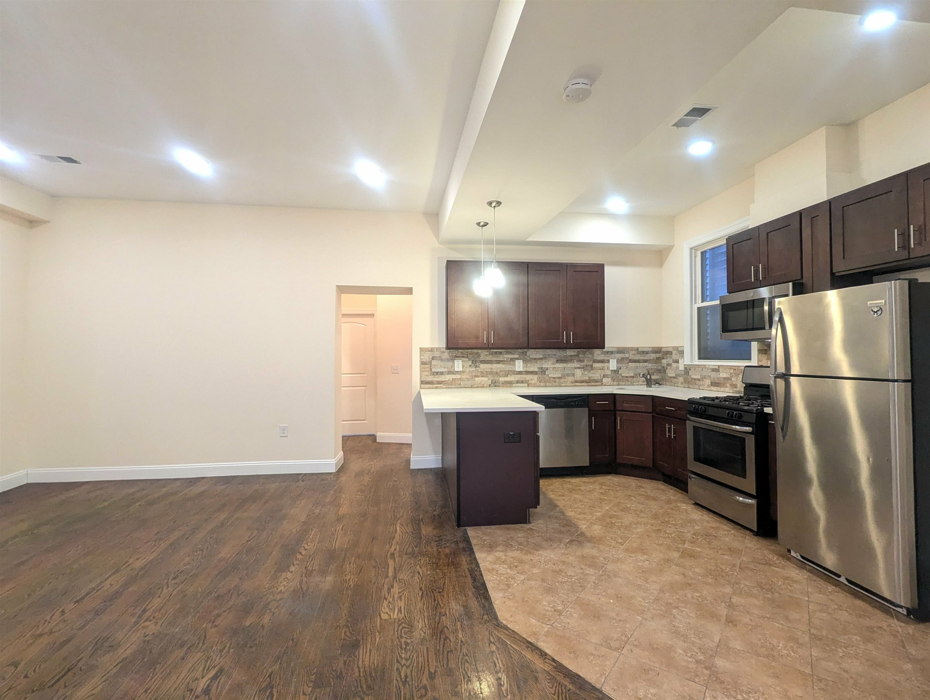 Property Photo:  377 Ogden Ave 2  NJ 07307 