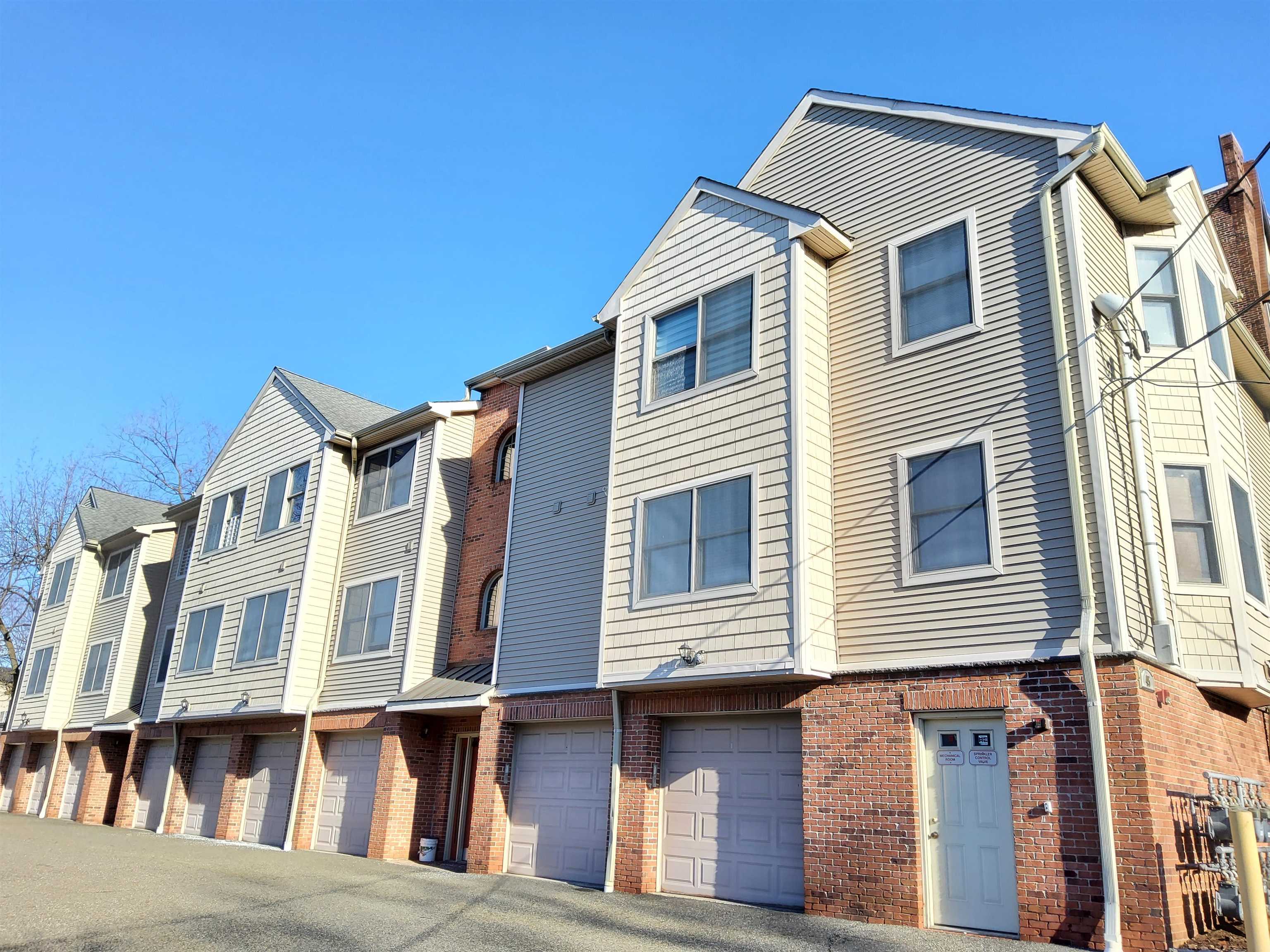 Property Photo: 45 West Palisades Blvd 2 NJ 07650
