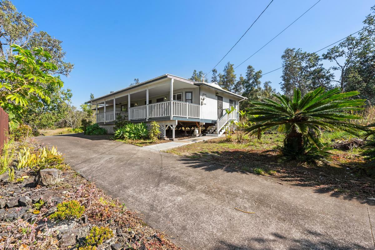 Property Photo:  92-1535 Cocoanut Dr  HI 96737 