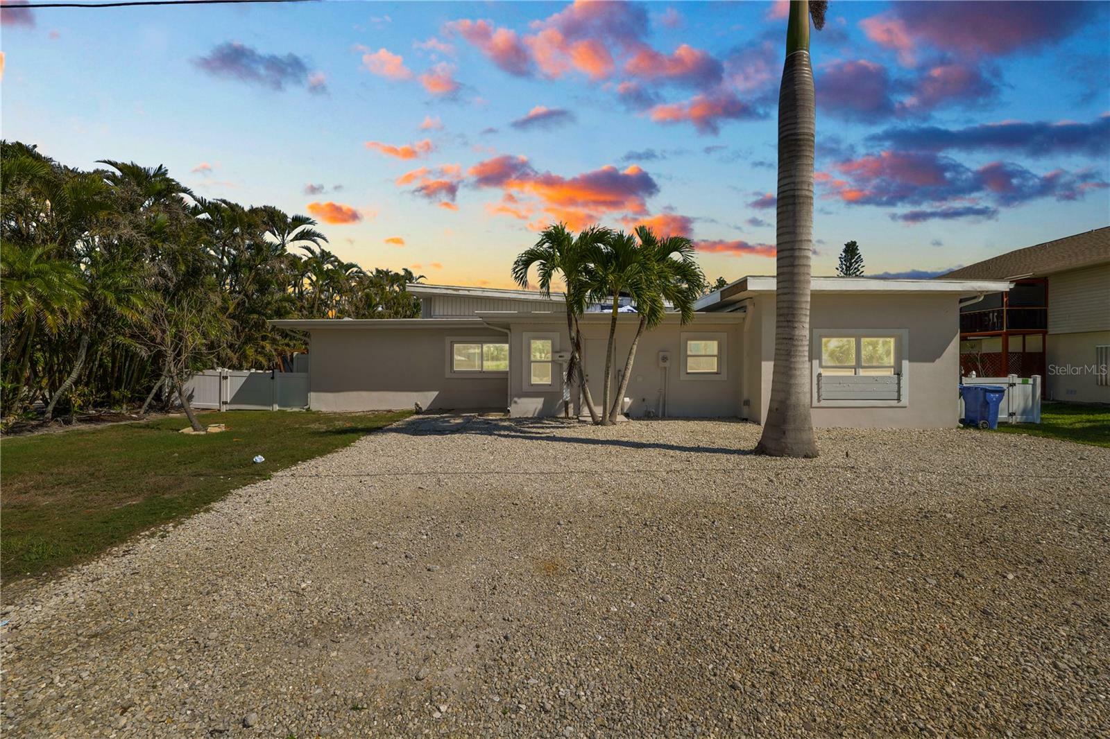 Property Photo:  6805 Holmes Boulevard  FL 34217 