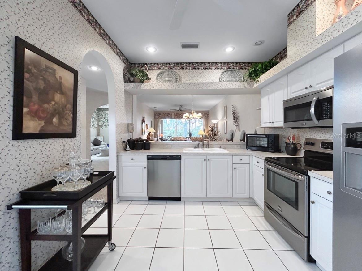 Property Photo:  5712 Cottonwood Street  FL 34203 