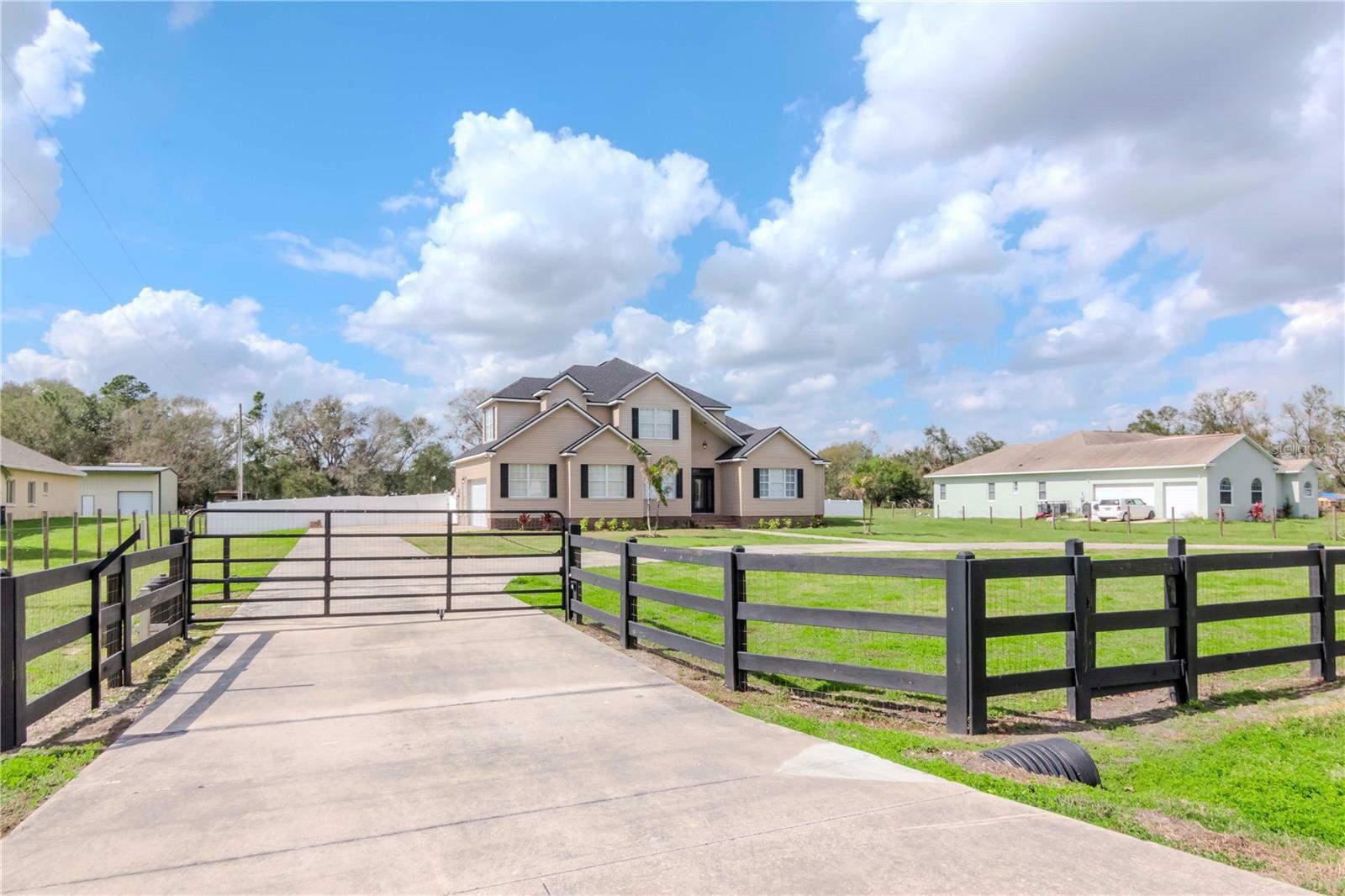 Property Photo:  4411 Miley Road  FL 33565 