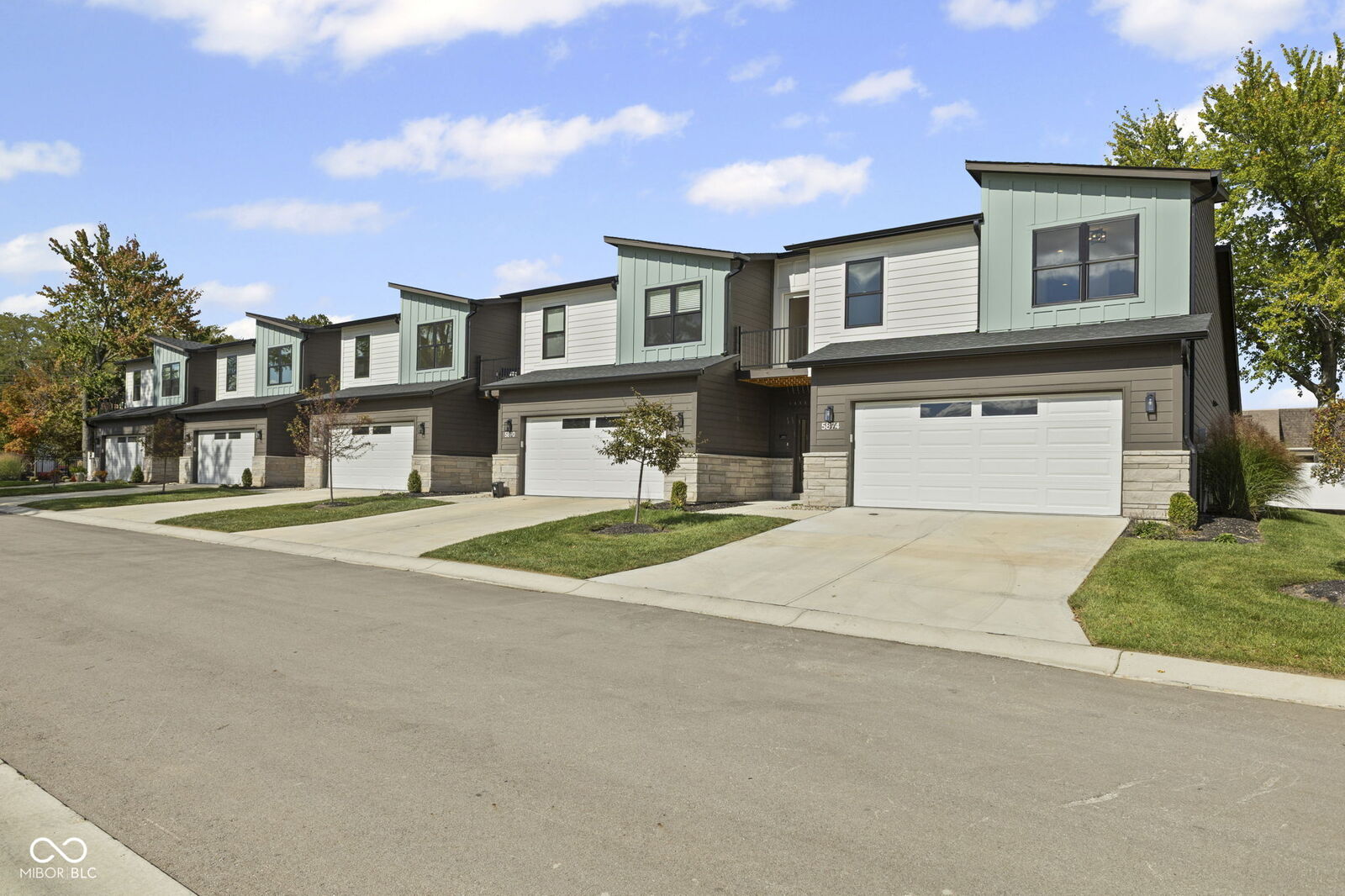 Property Photo:  5874 Harbour Town Drive  IN 46062 