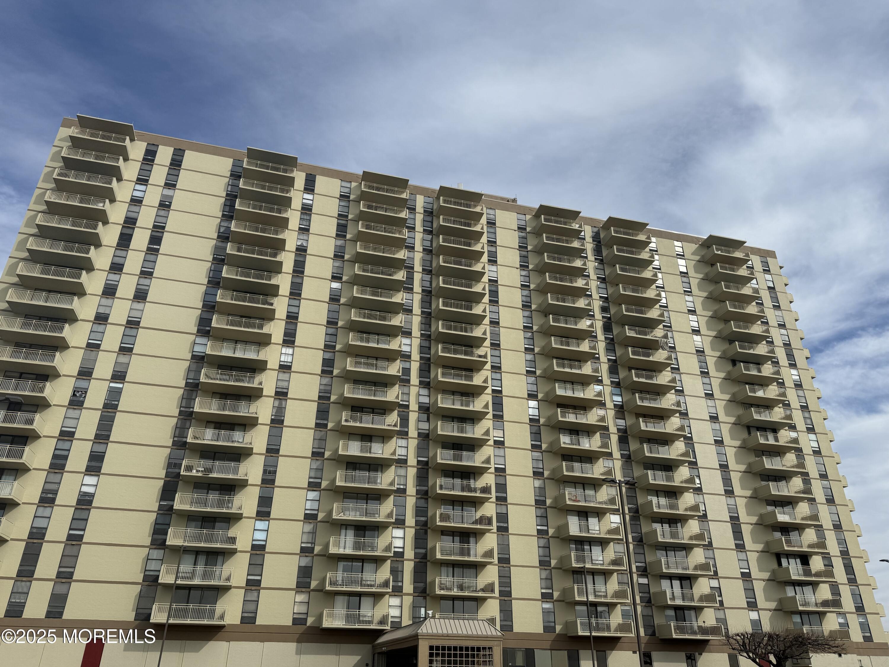 Property Photo:  787 Ocean Avenue 207  NJ 07740 
