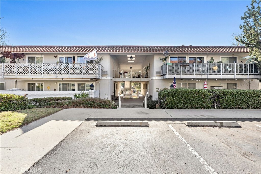 Property Photo:  654 Avenida Sevilla O  CA 92637 