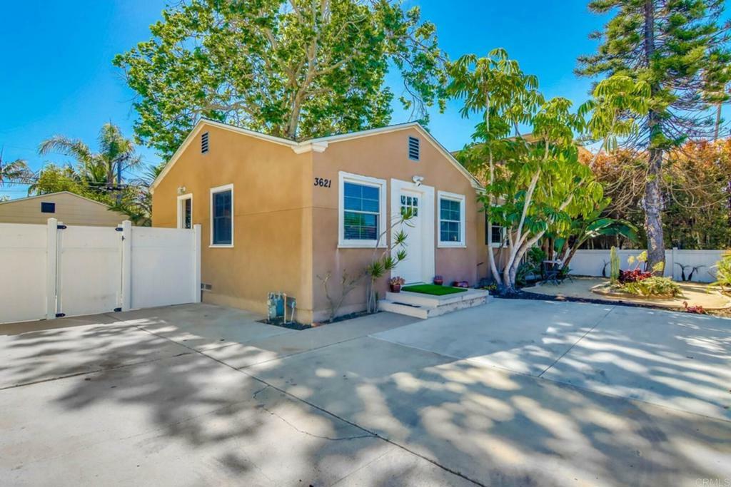 Property Photo:  3621 23 Ingraham Street  CA 92109 