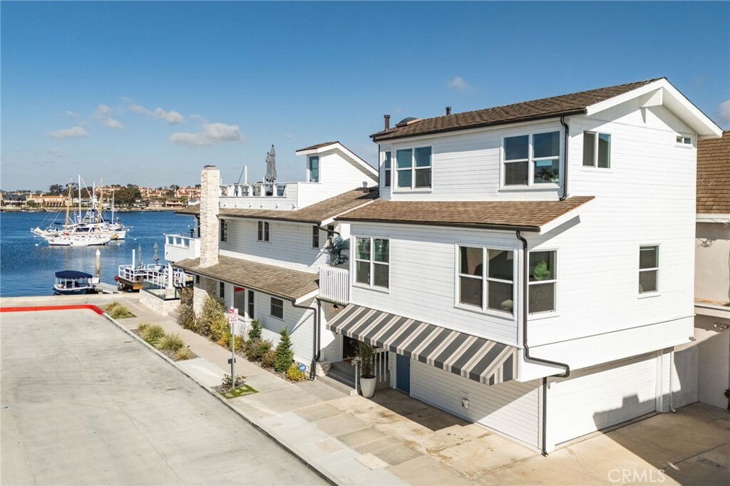 Property Photo: 207 E Edgewater Avenue CA 92661
