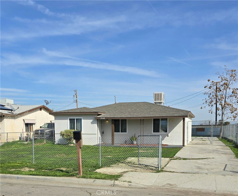 Property Photo:  2140 Mahoney  CA 93307 