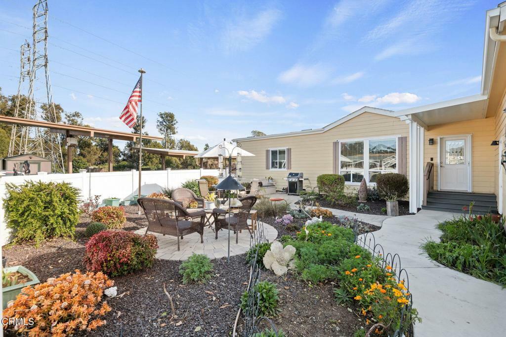 Property Photo: 128 Frost Circle 128 CA 93003