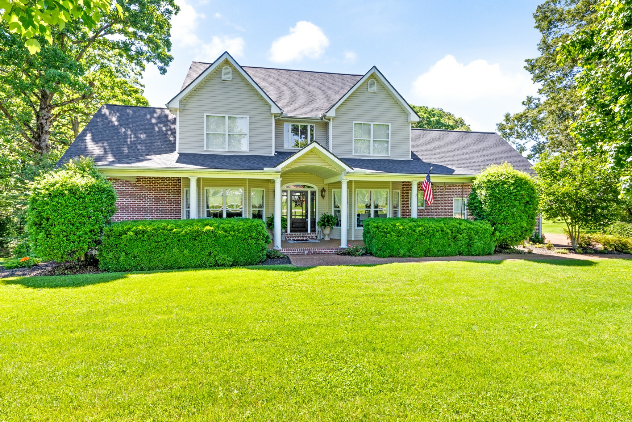 Property Photo: 1000 Bradby Dr TN 37029