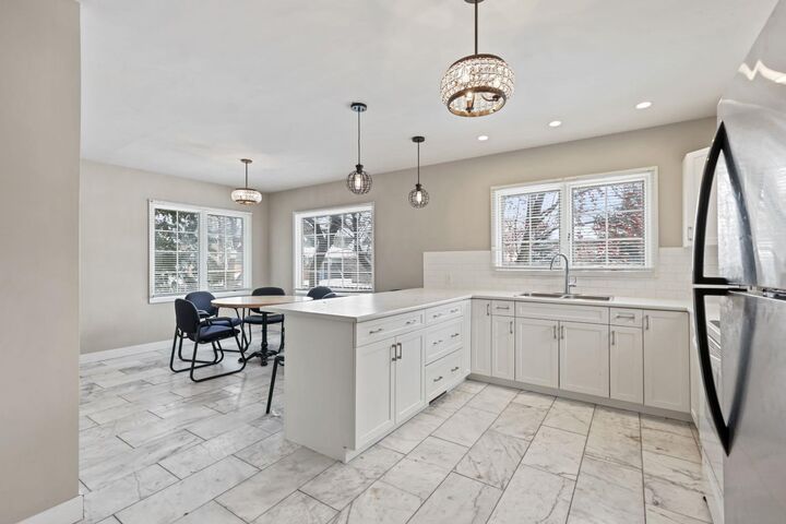 Property Photo: 601 30 Avenue SW AB T2S 0P5
