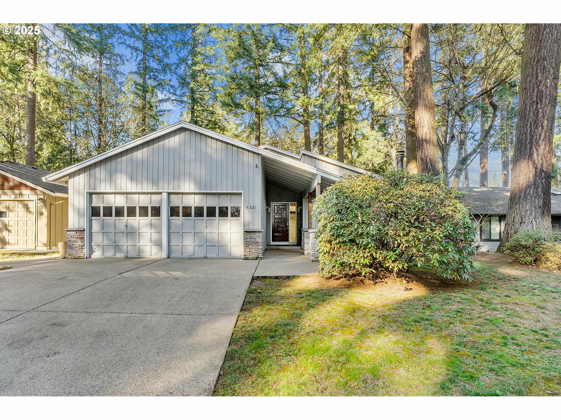 4321 Collins Way  Lake Oswego OR 97035 photo