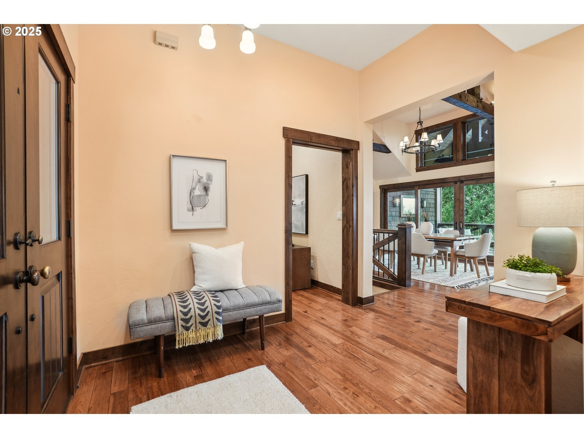Property Photo:  3930 SW Greenleaf Dr  OR 97221 