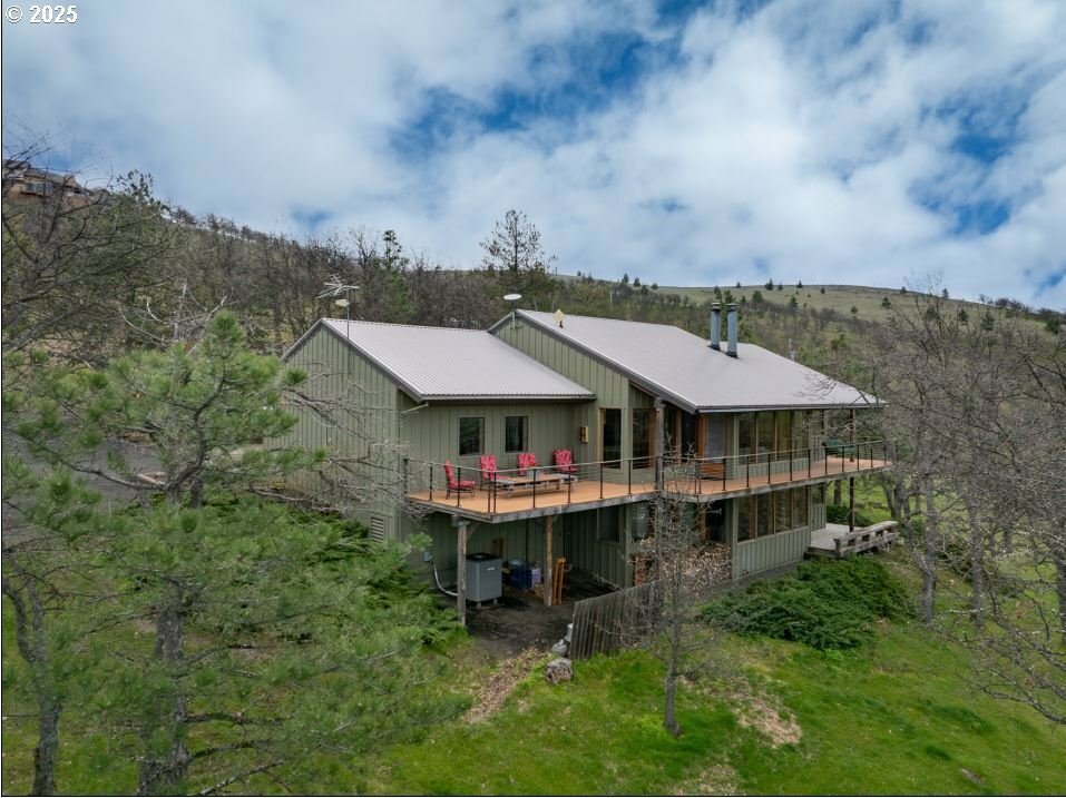 Property Photo: 4280 Pleasant Ridge Rd OR 97058