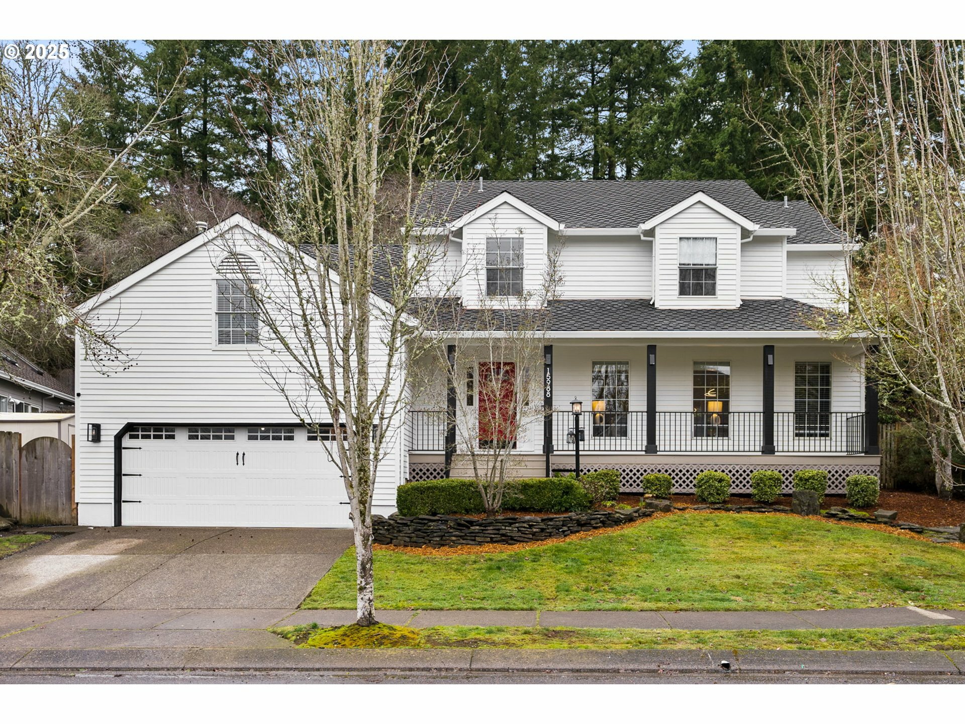 15988 White Oaks Dr  Lake Oswego OR 97035 photo