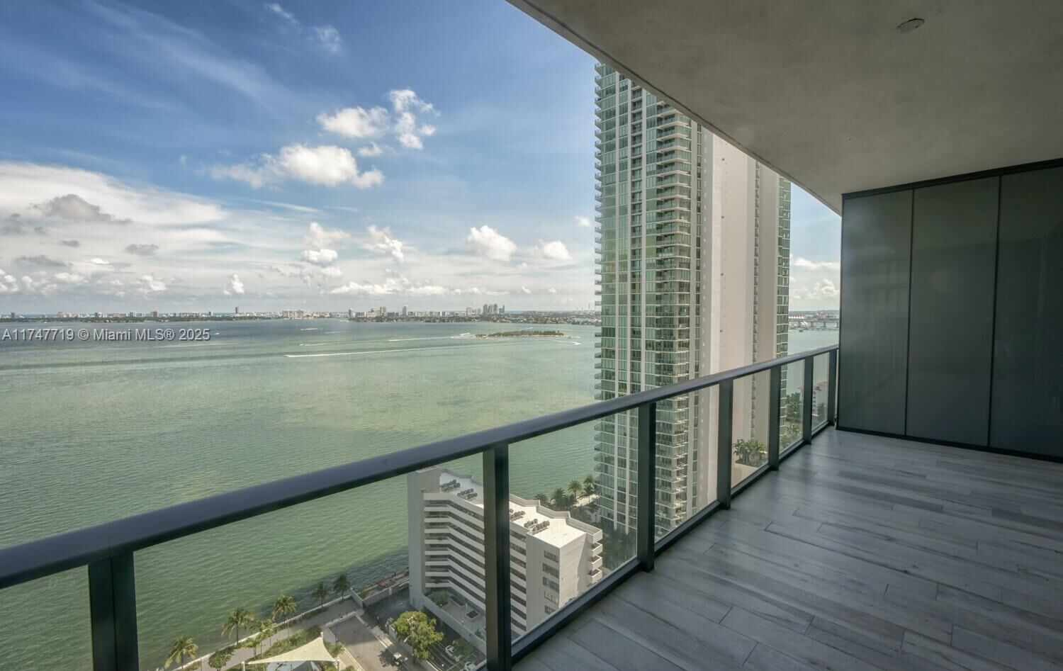 Property Photo: 480 NE 31st St 2304 FL 33137