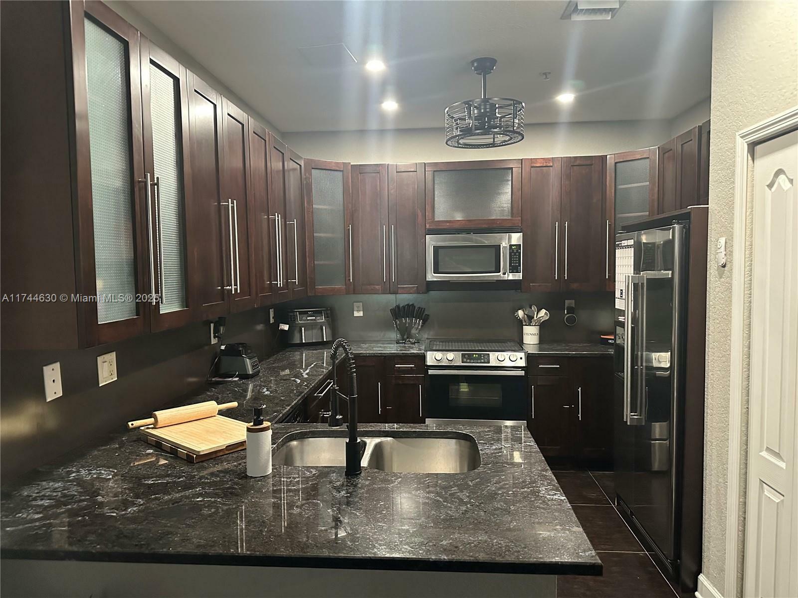 Property Photo: 4331 SW 160th Ave 218 FL 33027