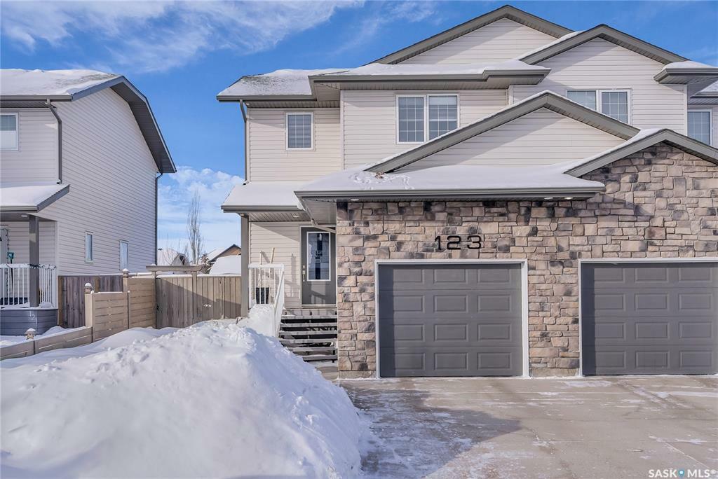 Property Photo:  123 Meadowlark Park  SK S0K 0A1 