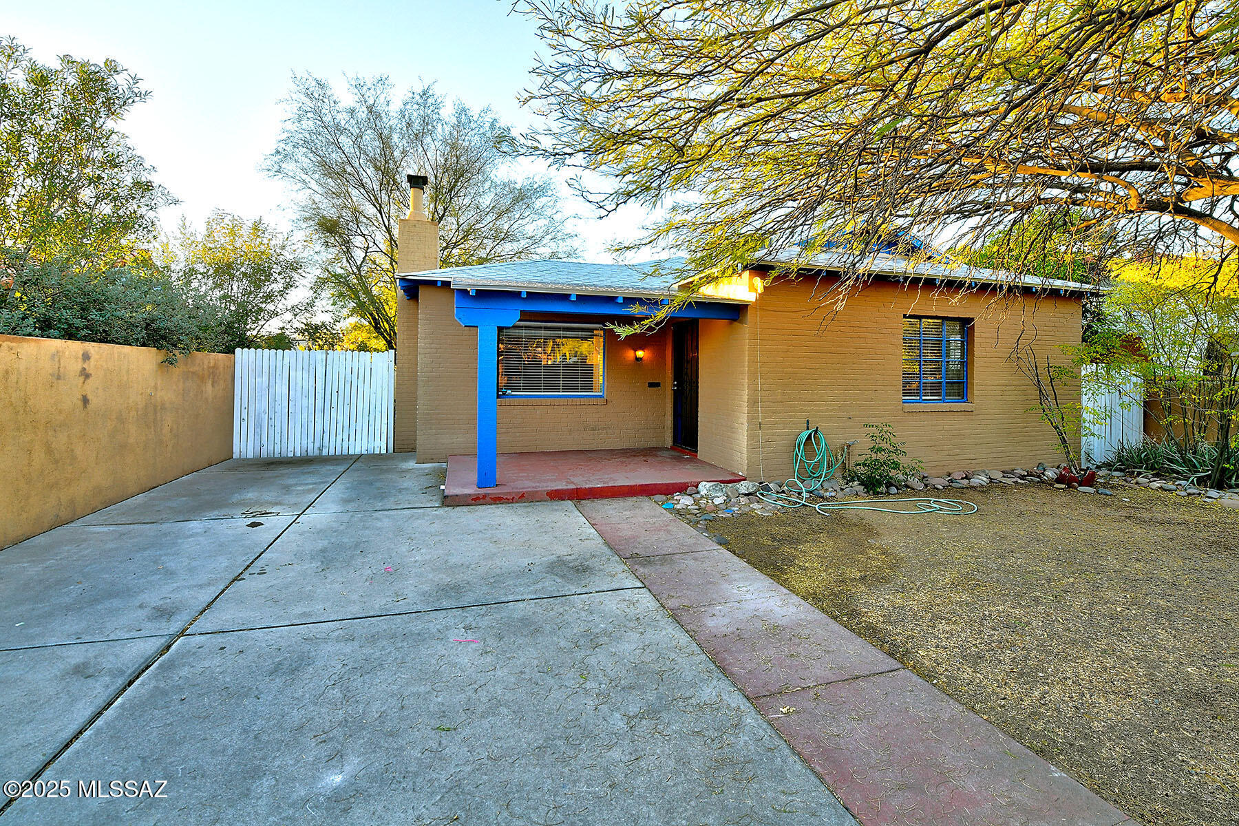 Property Photo: 2116 E 6th Street AZ 85719